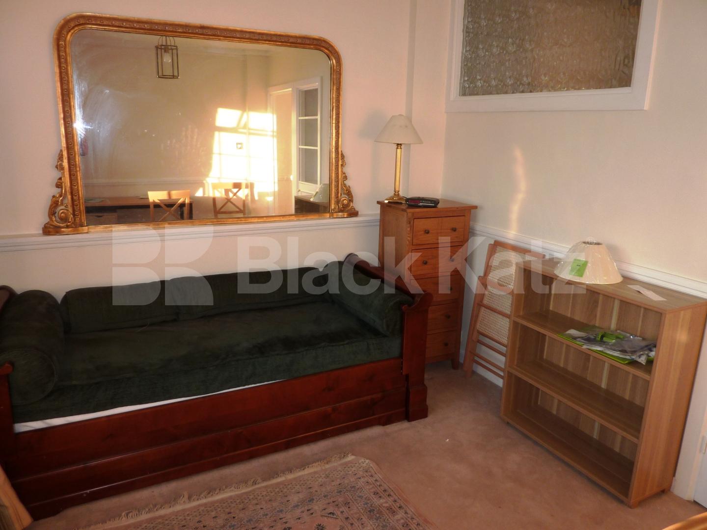 			LOCATION LOCATION L;OCATION!, Studio Apartment, 1 bath, 1 reception Flat			 Woburn Place, RUSELL SQUARE